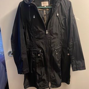 Hooded rain coat